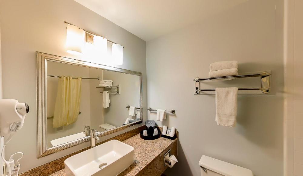 Queen Room with Two Queen Beds interior